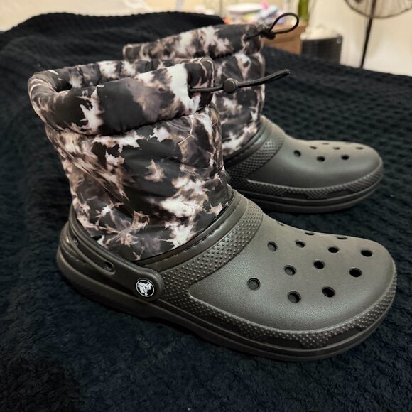Crocs Classic Lined Neo Puff Tie Dye Boot (Black) - Picture 1 of 6